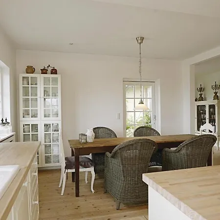 Three-bedroom Holiday With Sea View In * Vejby