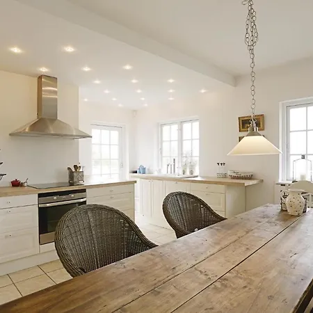 Three-bedroom Holiday With Sea View In Vejby