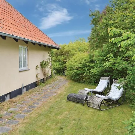 Дом отдыха Three-bedroom Holiday With Sea View In Vejby